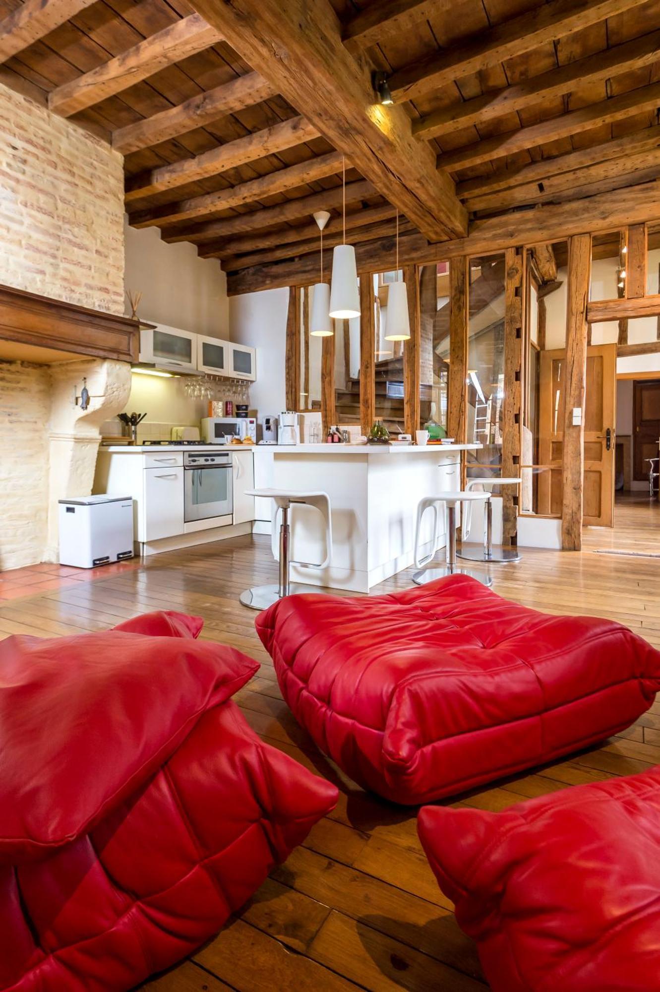 Suite Mana Ohana - Luxe Et Authenticite A 2 Pas De La Place Ducale Avec Parking Prive ชาร์เลอวิลล์-เมซิแยร์ ภายนอก รูปภาพ